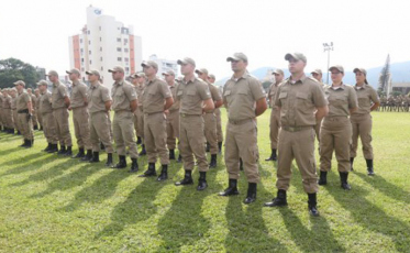 Policiais militares terão câmeras instaladas nos uniformes