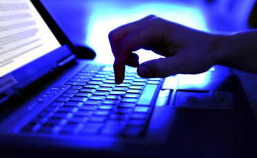 Condenado homem flagrado com pornografia infantil, inclusive da filha