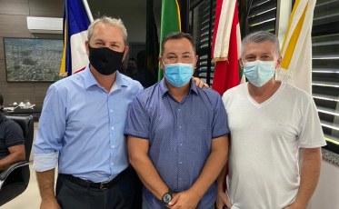 Câmara de Araranguá empossa novo vereador e se prepara para retomada das sessões