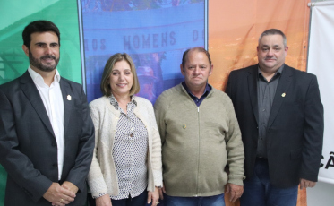 Quatro vereadores tomam posse na Câmara de Criciúma