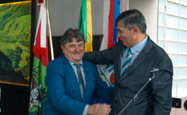 Tucanos prestigiam posse de Mario Coan em Orleans