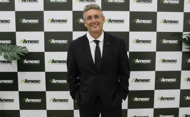 Roberto Biava empossado na presidência da AMESC