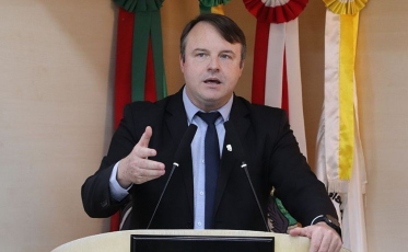 Vereador de Criciúma grava vídeo e nega envolvimento com pornografia infantil: 'Absurdo'