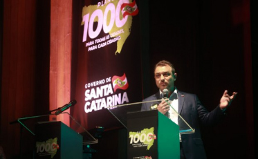 Governador Carlos Moisés em Laguna para anúncio do Plano 1000