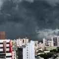 Ciclone extratropical abre setembro com frio, chuva e risco de geada em SC