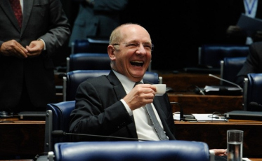 Lava Jato chega ao ex-senador Paulo Bauer