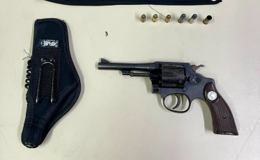 Com uma pistola no bar, homem é preso por porte ilegal de arma de fogo em Içara