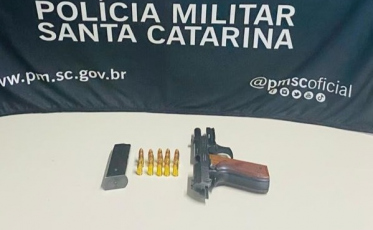 Homem é preso com arma de fogo no Centro de Criciúma