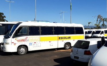 Sem o transporte público, aumenta a procura por vans na cidade