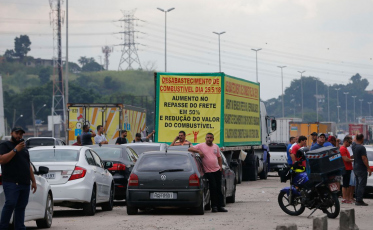 Governo anuncia acordo de trégua com caminhoneiros