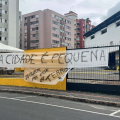 'Por amor ou terror': torcida protesta com faixas em frente ao Heriberto Hülse