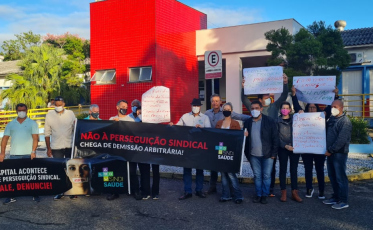 Trabalhadores protestam no Hospital Santa Catarina