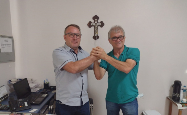 Tentativa de cassação do prefeito e vice de Meleiro não avança no TRE