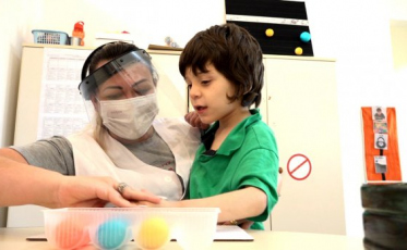 Dia do professor: empatia e carinho são ferramentas essenciais para os profissionais da educação especial