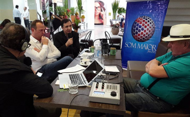 Adelor Lessa apresenta programa direto do Metropolitan