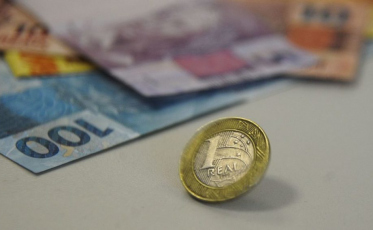 Mercado aumenta projeção da inflação para 6,59% este ano