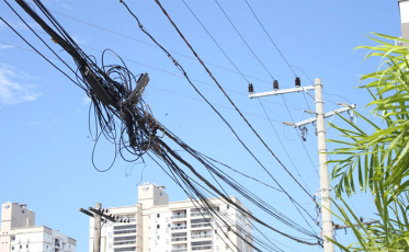 Projeto prevê alterações na lei que obriga retirada de fios em desuso