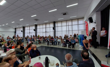 Projetos de dança incentivam inclusão cultural e social de crianças e idosos