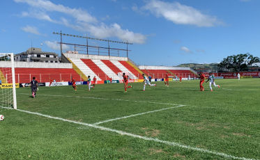 Próspera bate a Chape e salta na tabela