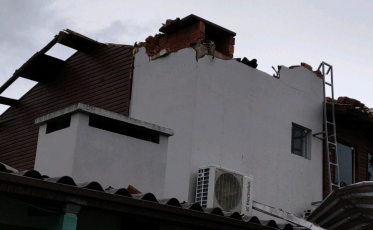 Estradas bloqueadas, queda de árvores e destelhamentos: O rastro do ciclone no Extremo Sul (FOTOS) 