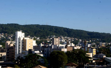Quarta-feira começou fria, mas deve esquentar bastante