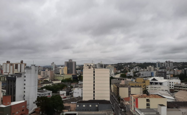 Quinta-feira abafada de muita umidade