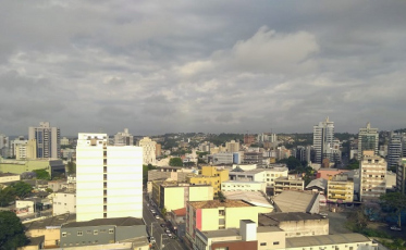 Quinta-feira nublada e com possibilidade de chuva 