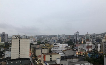 Rajadas de vento devem se intensificar no Sul nesta quinta-feira