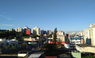 Temperatura pode atingir 33º. Chuva não é descartada