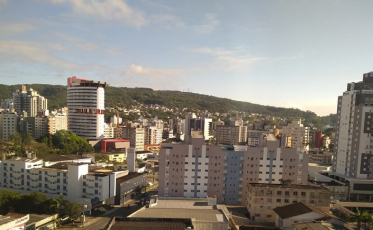 Quarta-feira com até 25ºC e chance de chuva