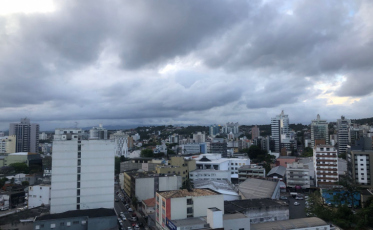Quinta-feira com possibilidade de chuva à tarde no Sul de SC