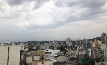 Terça-feira abafada e com chance de chuva no Sul de SC