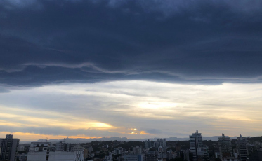 Próximas horas com vento e chuva no Sul de SC