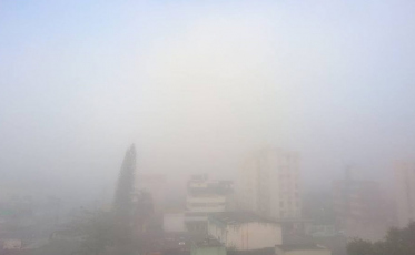 Segunda-feira começa com neblina na região