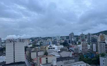 Clima chuvoso deixa a região nesta terça-feira