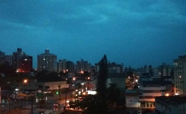 Quarta-feira de chuva e trovões