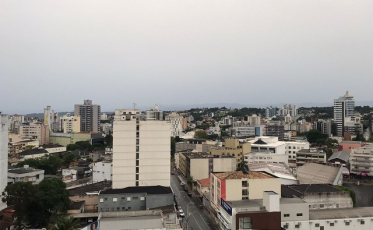 Terça de tempo nublado e garoa. Na quinta, cai a temperatura