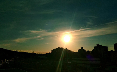 Quinta-feira ensolarada no Sul