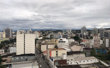Tempo melhora a partir da tarde desta quinta-feira
