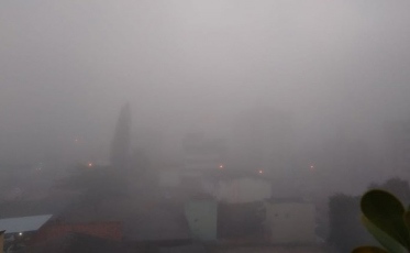 Terça-feira começa com neblina na região