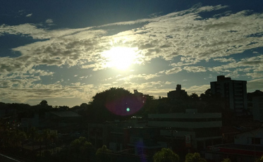 Domingo mais frio e com chance de chuva