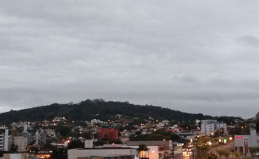 Terça-feira nublada, mas sem chuva