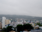 Quinta-feira é nublada, mas pode ter aberturas de sol
