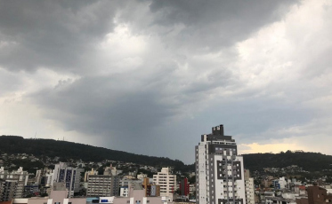 Chuva e quedas de energia em Criciúma