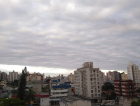 Mais um dia com o céu nublado