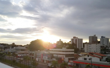 Última noite teve média de 25ºC