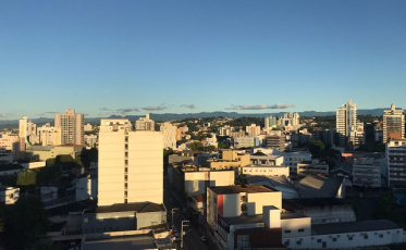 Quinta-feira de sol na região