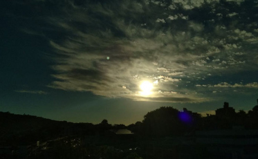 Quinta-feira com bom tempo e calor