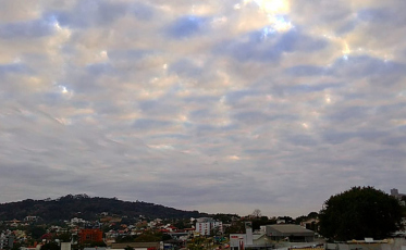  Domingo de céu encoberto, mas sem chuva