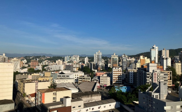 Márcio Sônego: segunda-feira de sol, calor e possibilidade de chuva no fim de tarde (ÁUDIO)